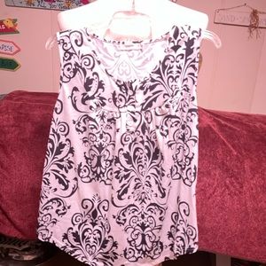 Haute size medium sleeveless top